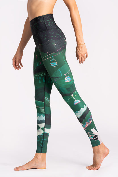 Leggings Bergbahnen in der Abenddämmerung