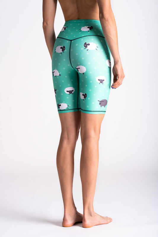 Shorts Schäfchen Midi